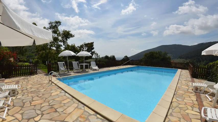 Ferienhaus für 9 Personen, mit Pool und Garten - 1