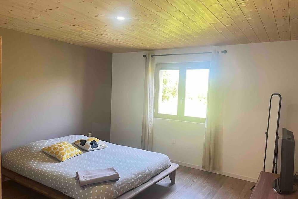 House with garden and jacuzzi in Dieulefit, Nyons region