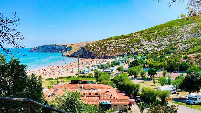 Camping für 4 Personen, mit Terrasse am Gargano