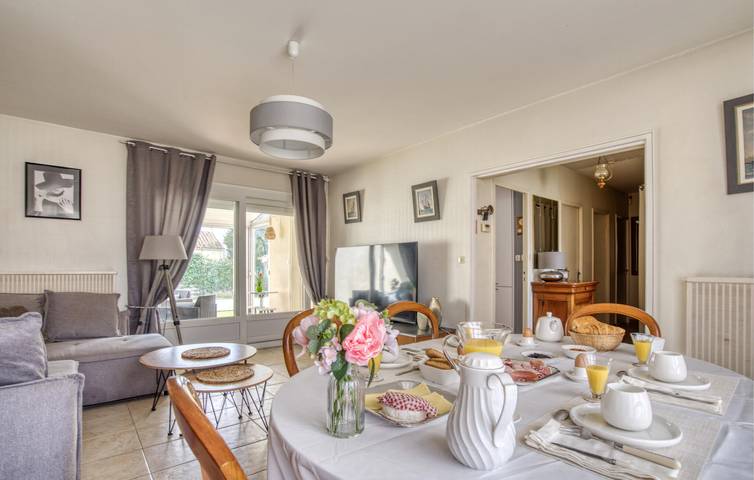 Rochefort Retreat: Pool, Garden, Wifi, Parking, Close to River in Rochefort, Rochefort region