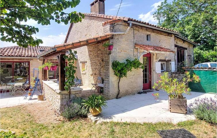 Location de vacances pour 4 personnes, avec Jardin à Voulême