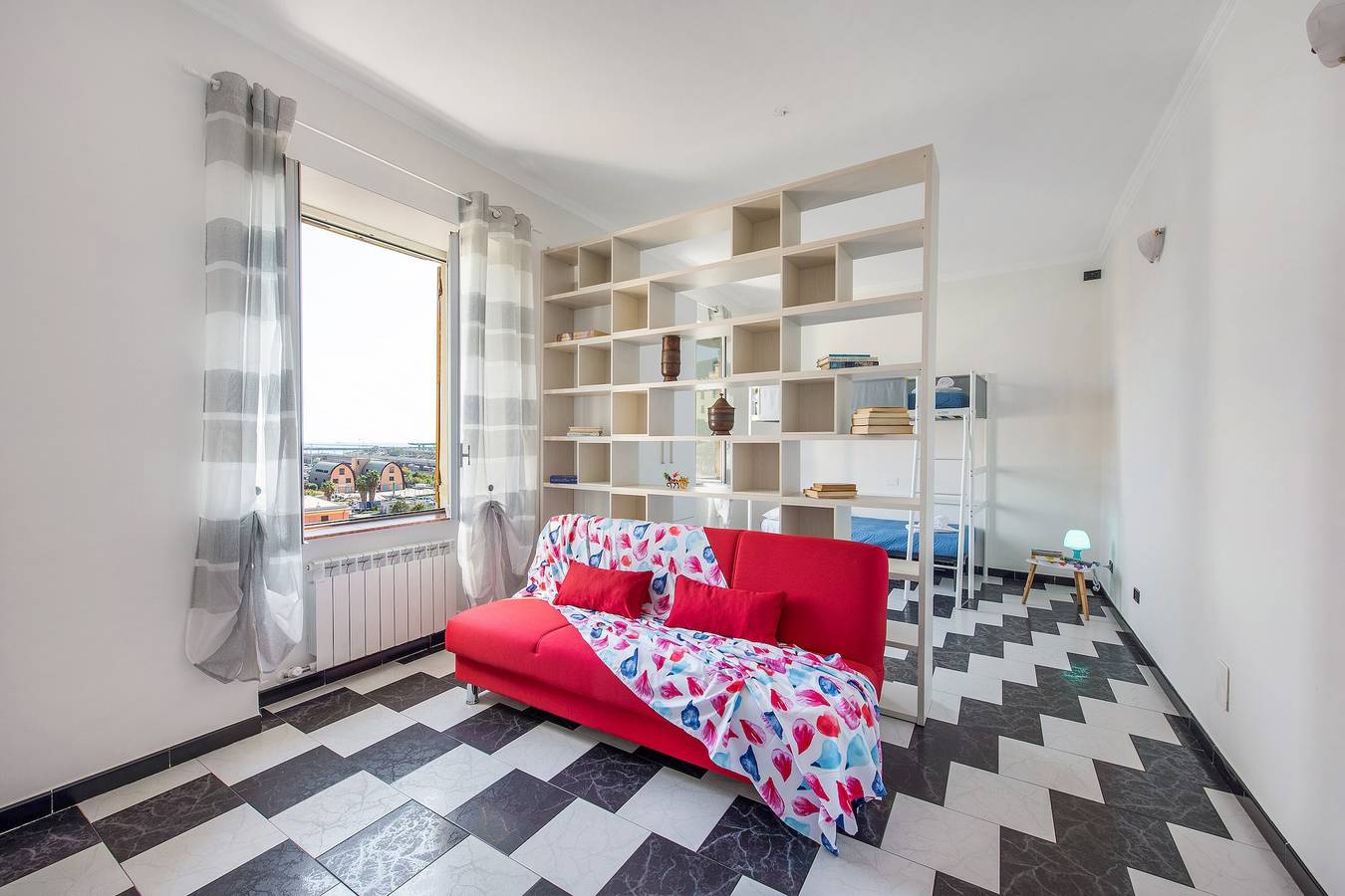 Vacation Home "Laura" with Sea View & Wi-Fi in Ponente (Genova), Genoa