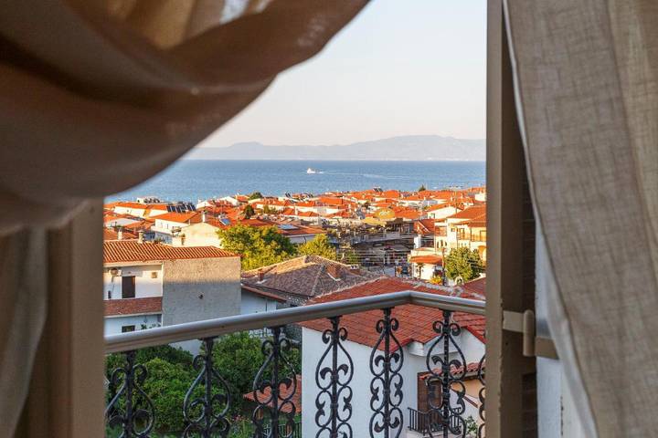 Appart’hôtel pour 2 personnes, avec Balcon et Terrasse ainsi que Jardin et Vue