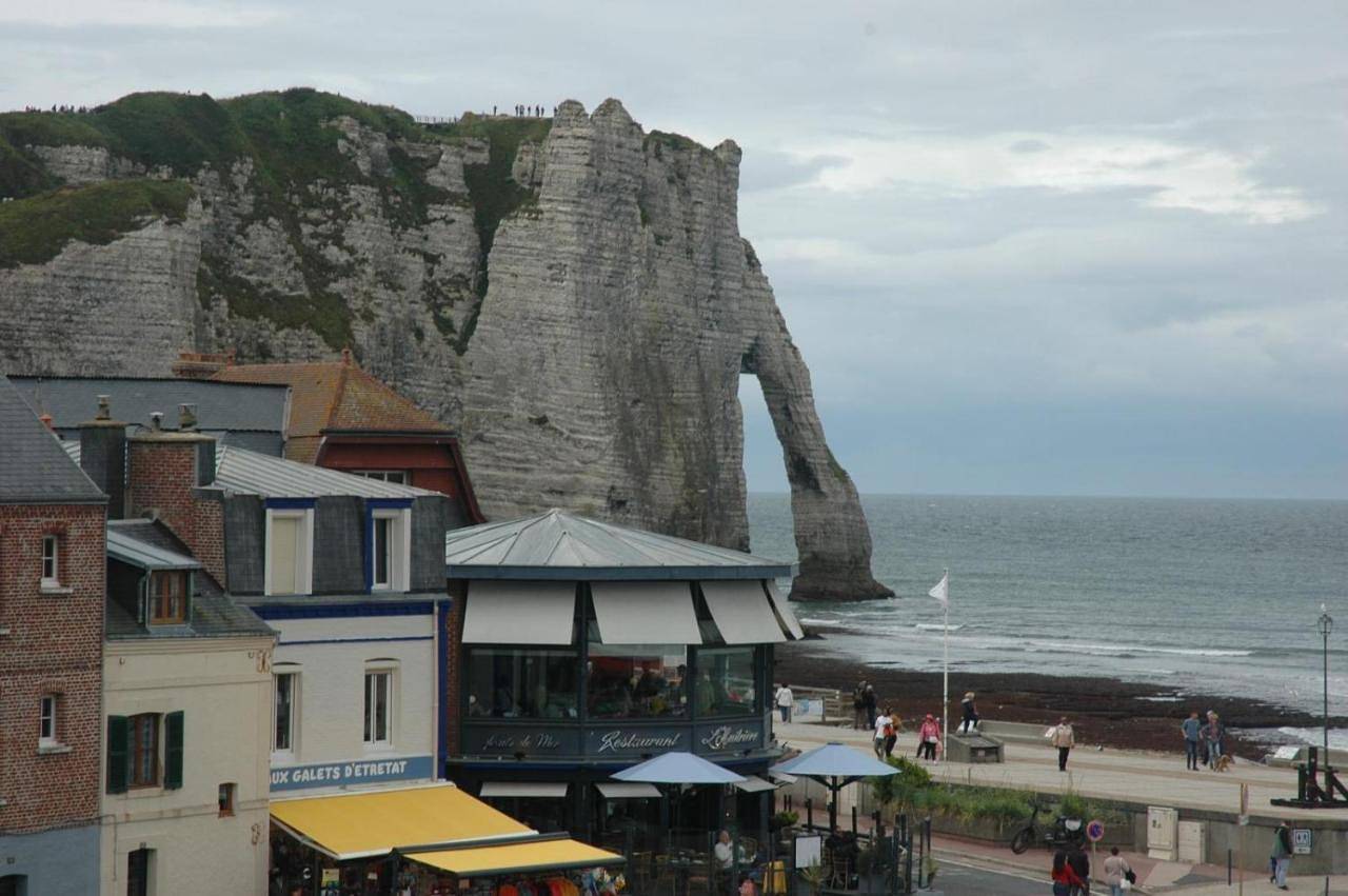 Appartement entier, Nid Élégant - Vue Chapelle et Mer in Falaises d'Etretat, Étretat