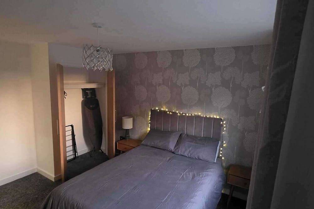 Entire apartment, Pet Friendly 2-Bed Apt, Sleeps 3 with Parking in South Yorkshire