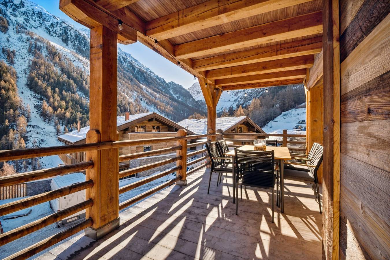 Entire apartment, Beautiful Apartment at Chalet Larchwood Grimentz - By Mrs Miggins in Grimentz, Anniviers