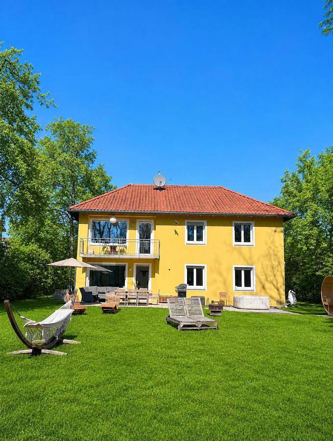 Appartement entier, Large Munich house with 4 bedrooms in a quiet and greened villa area near Munich in Munich, Haute-Bavière