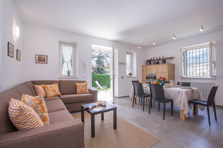 Location de vacances pour 6 personnes, avec balcon et vue sur le lac, adapté aux familles à Lenno - 4