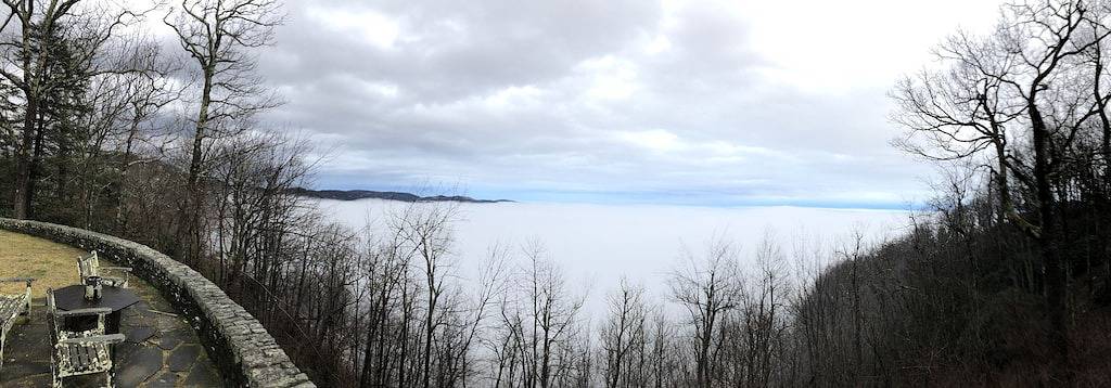 Umfragen Atemberaubende Bergblicke aus einem charmanten Landhaus in Blue Ridge Parkway, Caldwell County