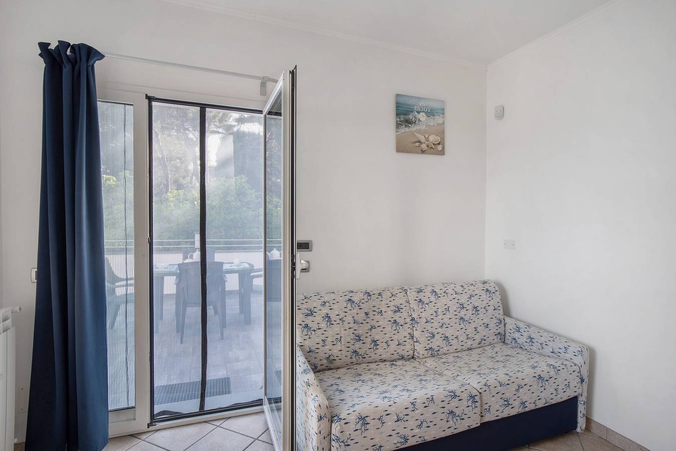 Apartamento entero, Apartamento 'Alba Marina' con vistas al mar, terraza privada y Wi-Fi in San Lorenzo al Mare, Riviera di Ponente