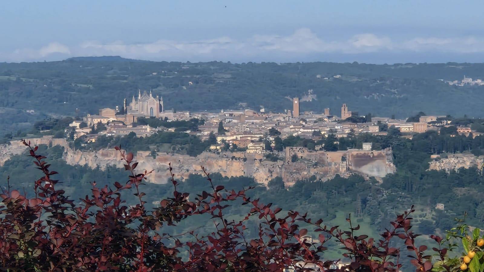 Camera ''Tra Gli Ulivi E Il Panorama'' con vista sulle montagne, giardino privato e Wi-Fi in Orvieto, Provincia di Terni
