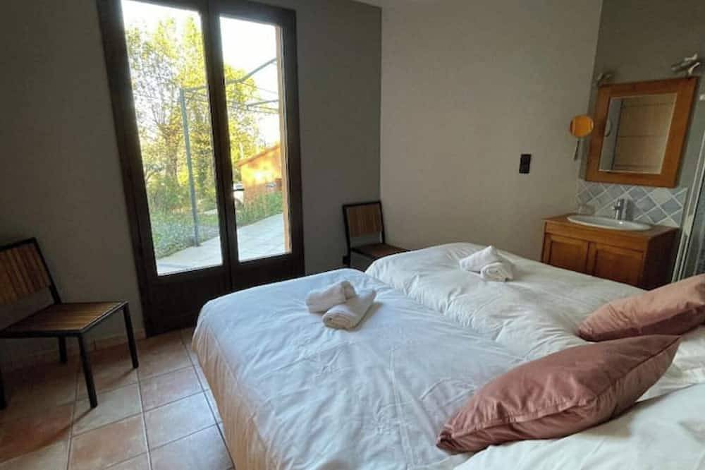 Villa Salagou lake view 3 bedrooms swimming pool 100m2 in Liausson, Lodève region