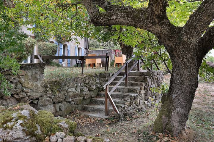 Appartement de vacances pour 8 personnes, avec Jardin en Ardèche