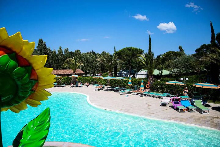 Wohnwagen für 6 Personen, mit Terrasse in der Toskana - 2