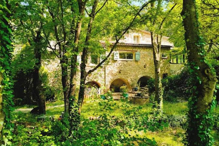 Appartement entier, Gîtes du Moulin-Brijean (Jacuzzi privatif en option) in Callas, Région de Draguignan