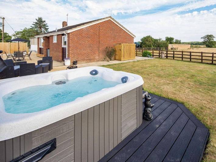 Holiday rental for 4 people, with Hot tub and Garden in Buckinghamshire