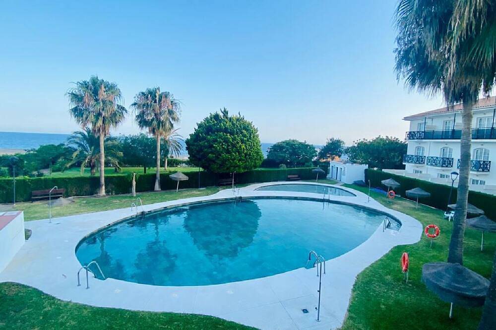 Entire apartment, Belvilla by Oyo La Perla de Andalucã­a in Urbanización La Perla de Andalucía, Motril