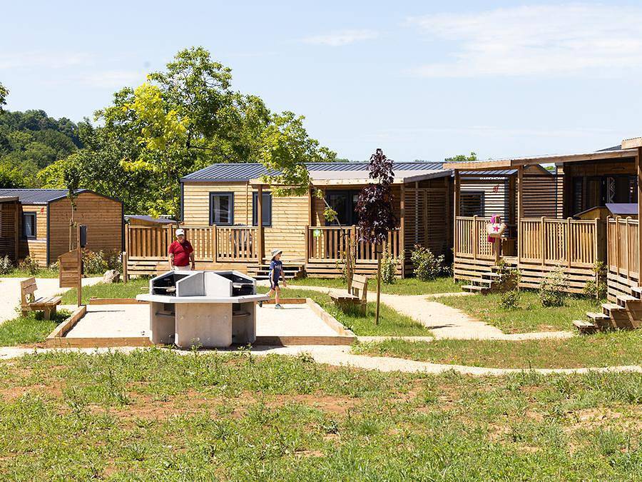 Camping Sites et Paysages - Le Ventoulou - Mobilheim 6 personen - Cottage Le P'tit Quercynois (Ankunft Samstag) - 3 Zimmer - 2 Bäder in Thégra, Regionaler Naturpark Causses du Quercy