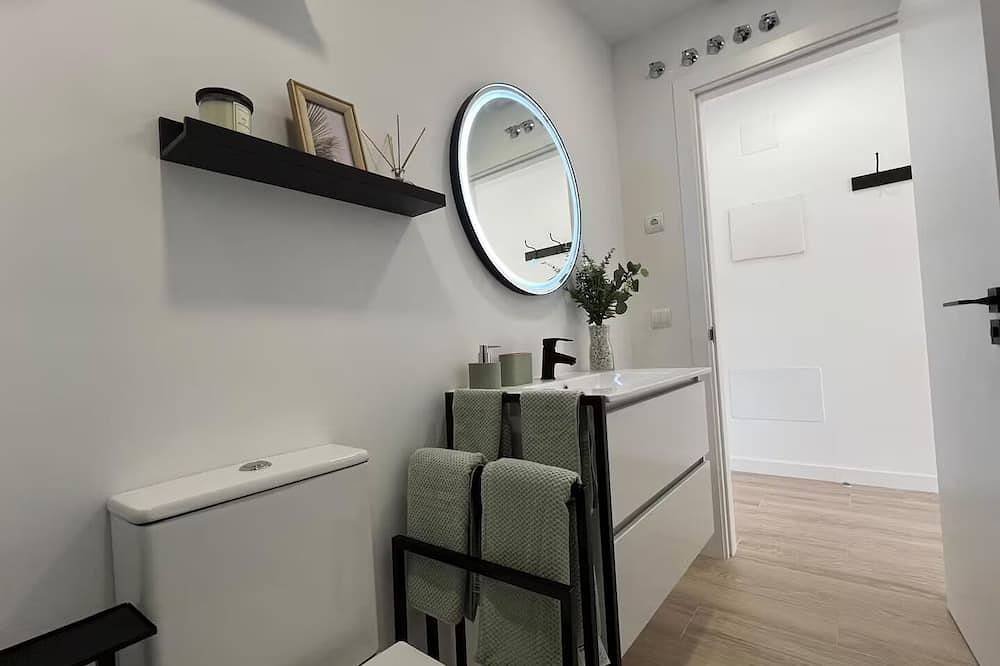 Entire apartment, Comfortable accommodation near the airport in San Sebastián de los Reyes, Madrid Province