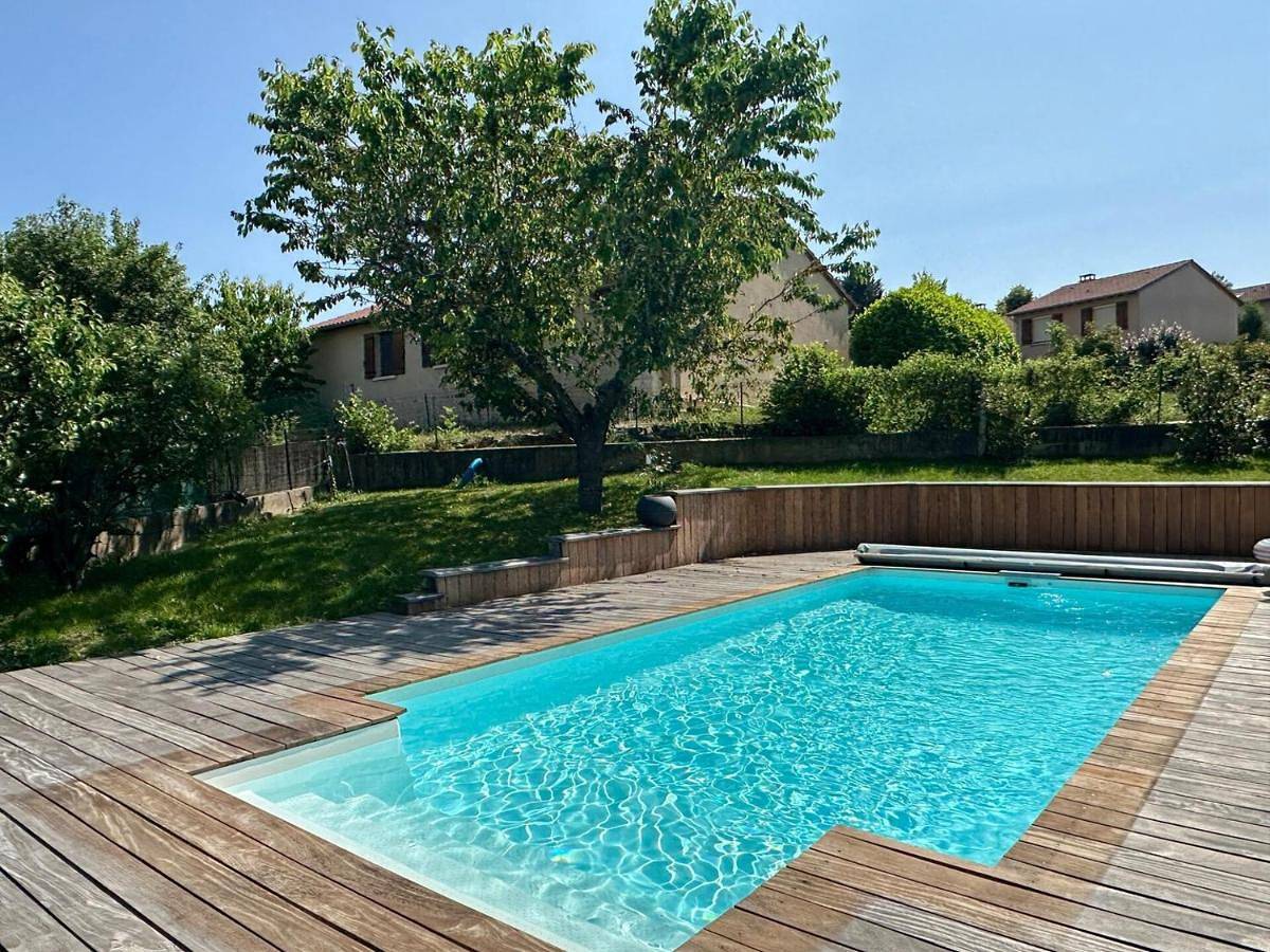 Maison avec piscine le puy en velay in Vals-près-le-Puy, Haute-Loire