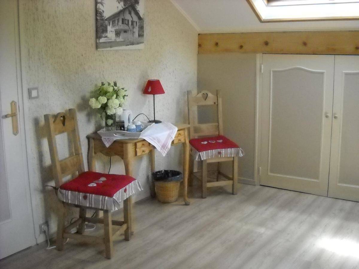 Triple Room with Private Bathroom in Nâves-Parmelan, Région d'Annecy