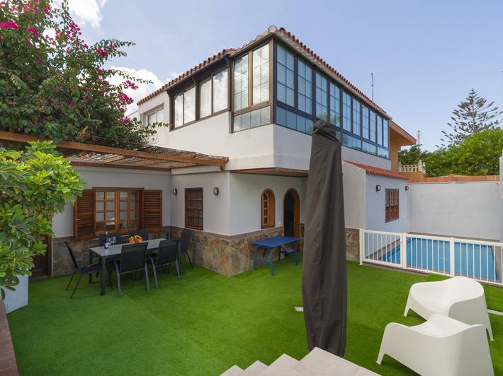 Vacation rental for 5 people, with yard and pool in San Agustin