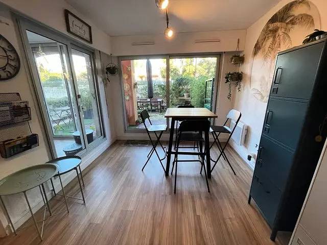 Apartamento entero, Playa cerca, 6 camas, todas las comodidades caminando, WIFI, jardín in Saint-Mandrier-sur-Mer, Costa mediterránea (Francia)