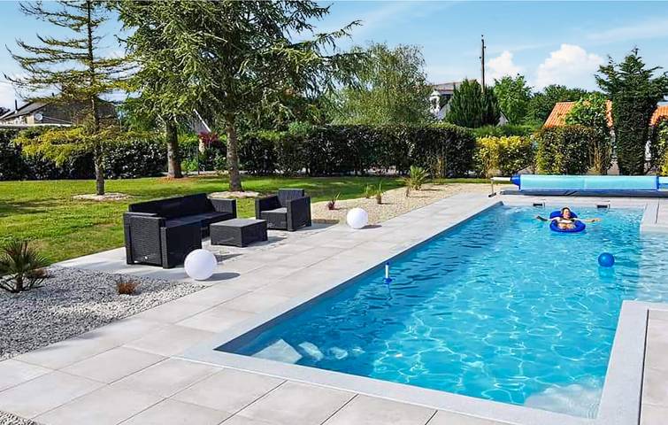 Location de vacances pour 6 personnes, avec jardin ainsi que piscine et terrasse à Montreuil-Bellay - 4
