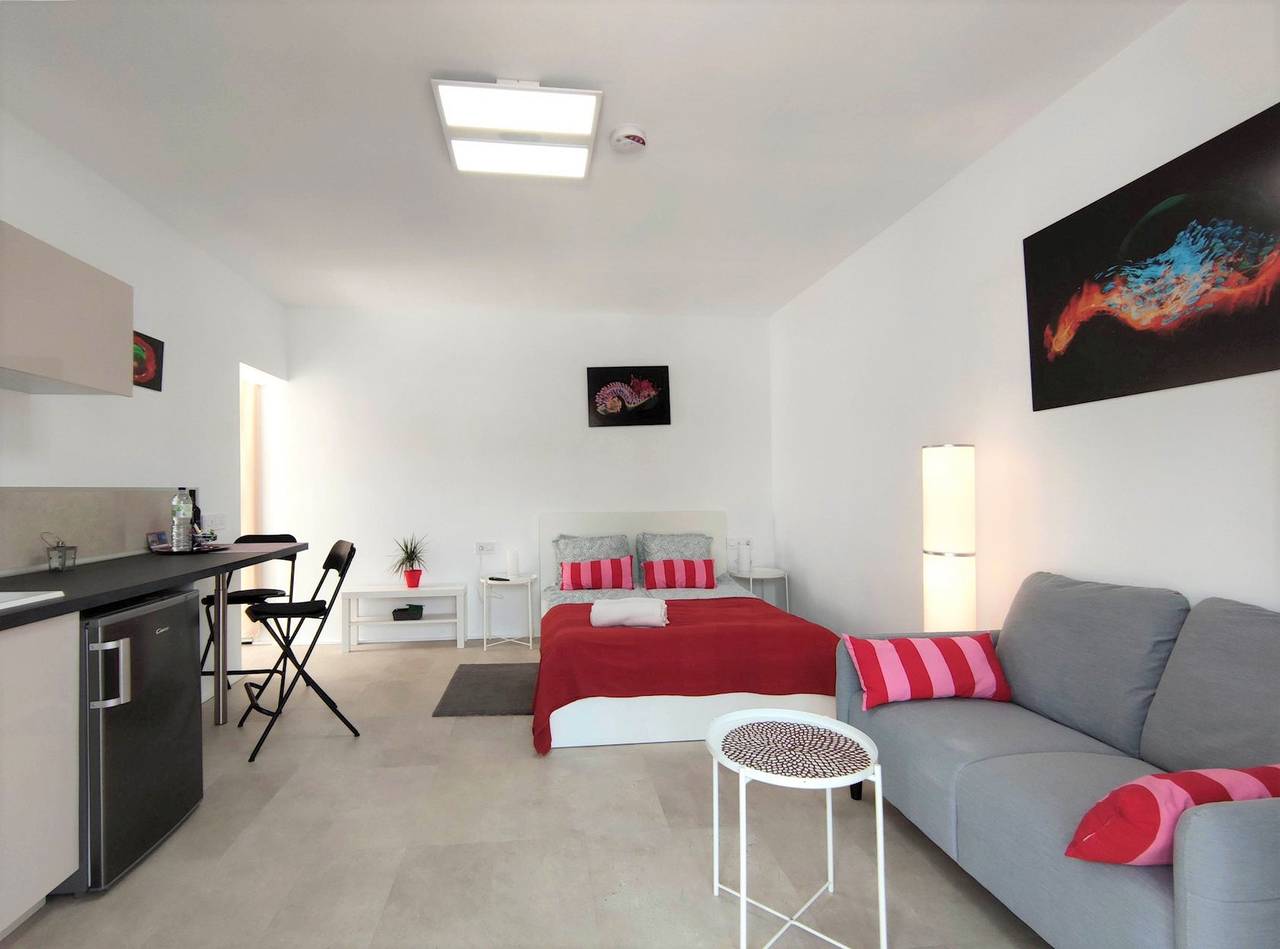 Ganzes Studio, Fantastico 1 - grosser Balkon,Gratis Perkplatz, Klimaanlage, gratis Netflix, Bbq in Playa Jardin, Puerto de la Cruz