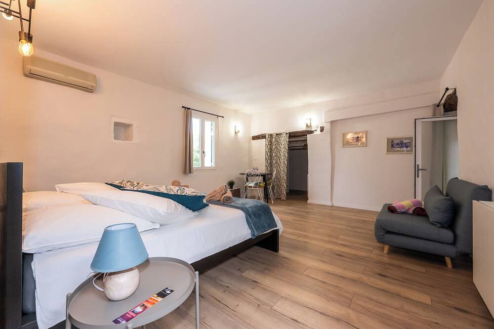 Suite Dame Isaure - Chambre Double Avec Salle de Bains Privative in Pompignan, Région du Vigan
