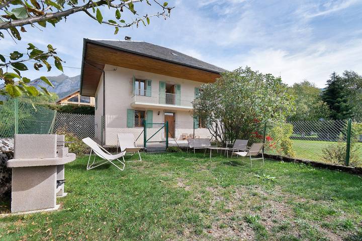 Location de vacances pour 6 personnes, avec Balcon et Jardin à La Compôte