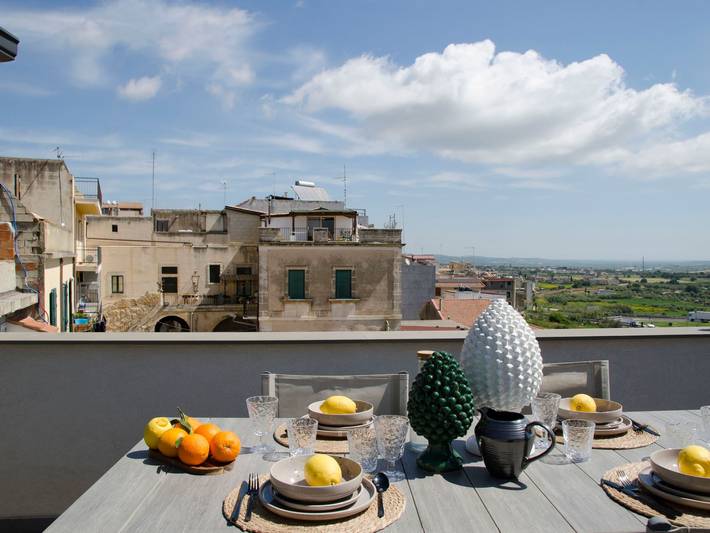 Appartamento per 4 persone, con vista lago e terrazza, con animali domestici a Rosolini