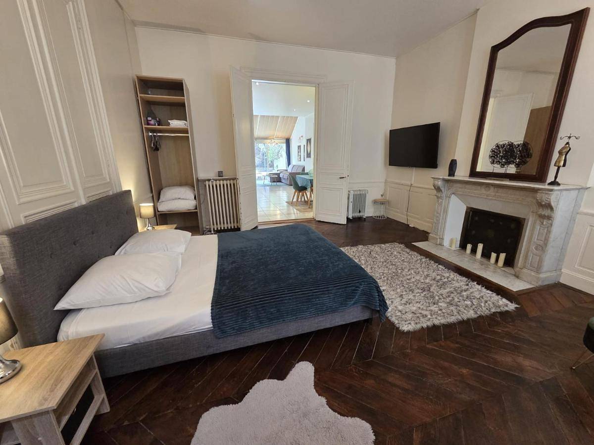 Double Room in Angoulême, Charente