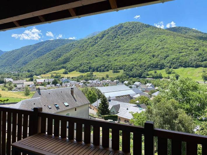 Appartement de vacances pour 6 personnes, avec Balcon et Terrasse ainsi que Jardin et Piscine