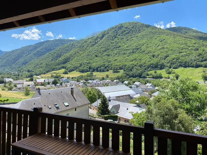 Apartamento de vacaciones para 6 personas, con vistas además de piscina y jardín - 1