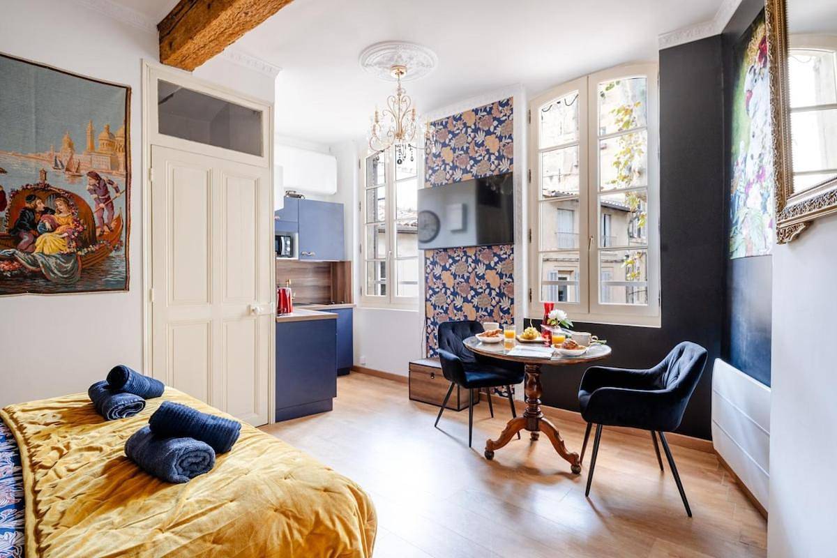 Appartement entier, Le Romantique - Place St Didier - Cœur de ville in Avignon, Vaucluse