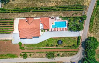 Ferienhaus für 12 Personen, mit Terrasse an der Makarska Riviera