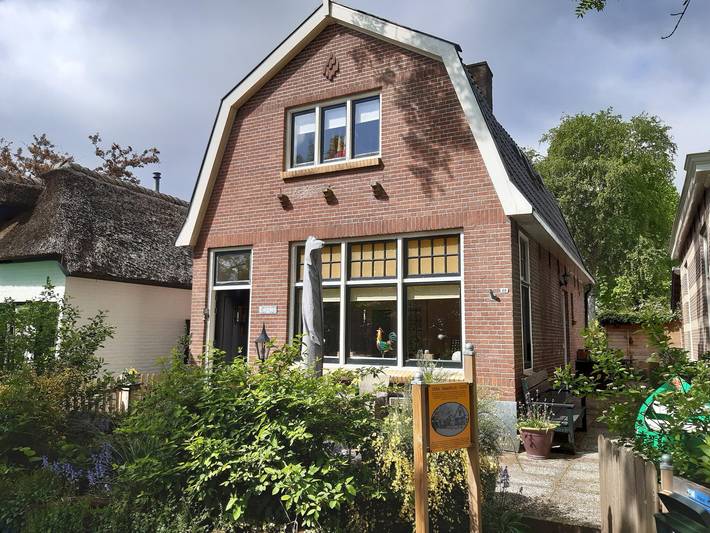 Ferienwohnung für 3 Personen, mit Balkon/Terrasse und Terrasse sowie Garten in Giethoorn
