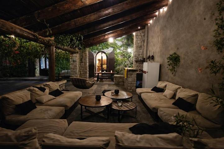 Chambre d’hôte pour 4 personnes, avec jardin et piscine ainsi que balcon et vue à Corte - 4