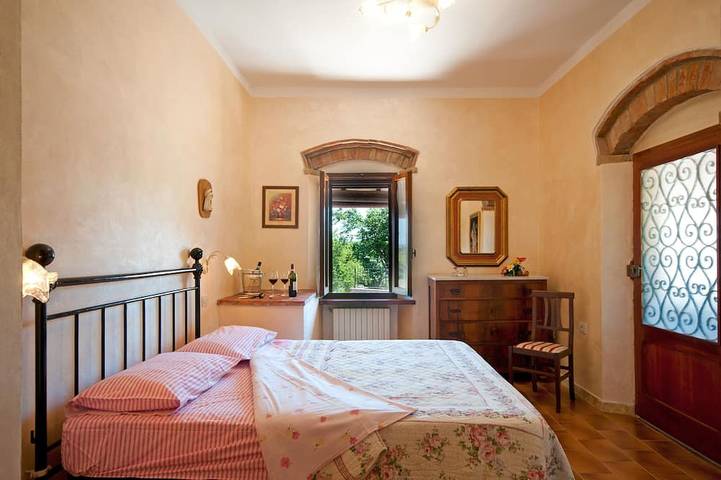 Toskana Villa 4 Schlafzimmer, jedes mit Bad, atemberaubender Aussicht, Pool, A/C in San Gimignano, Siena Provinz