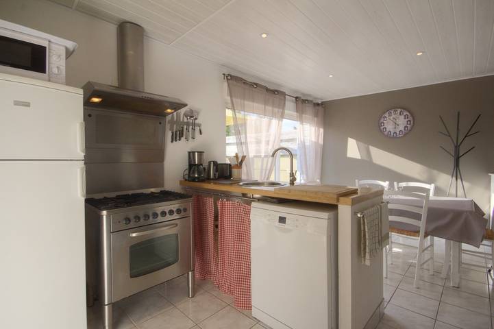 Gîte pour 4 personnes, avec jardin ainsi que piscine et terrasse à Riantec - 4