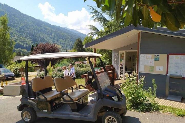 Camping 3 étoiles familial avec piscine et pataugeoire in Allevard, Isère