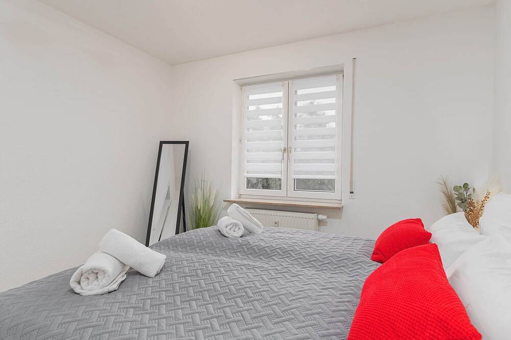 Ganze Wohnung, Roomfall Apartment Sinsheim mit Tg & Wi-Fi & Balkon in Sinsheim, Kraichgau