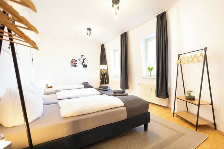 Appartement entier, Stylish apartment in a historic building with a balcony—right in the heart of Halle’s Old Town in Halle, Saale-Unstrut