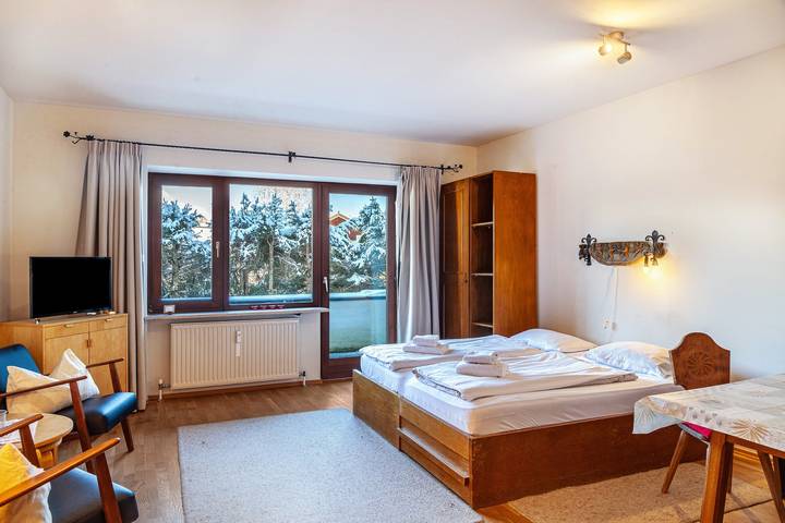 Ferienwohnung für 2 Personen, mit Balkon und Sauna in Innsbruck und Umgebung