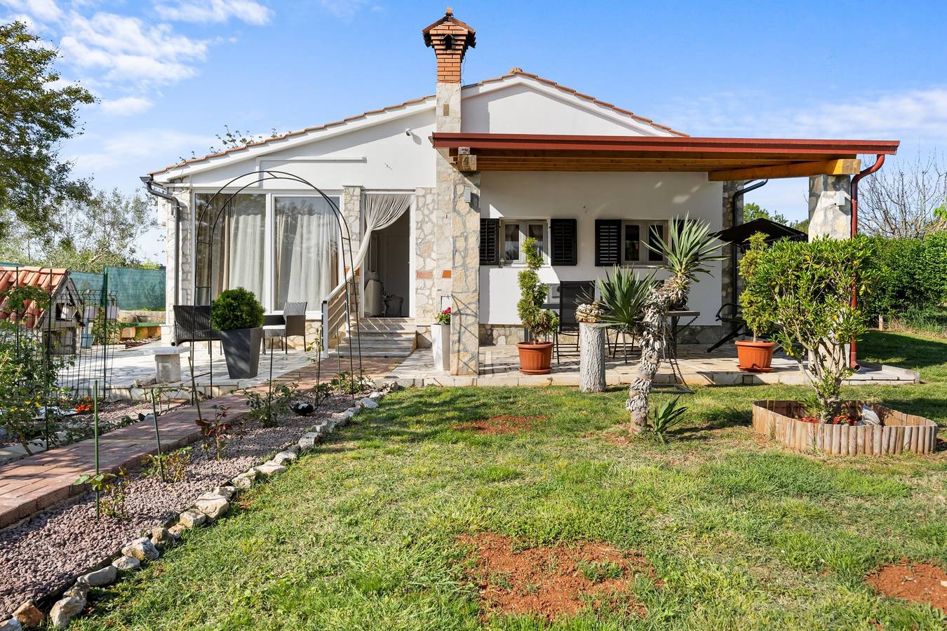 Holiday Home Eli with Direct Access to the Sea by in Pomer, Costa sur de Istria