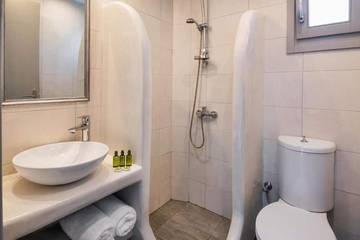 Holiday Apartment for 2 People in Firostefani, Thera, Photo 4