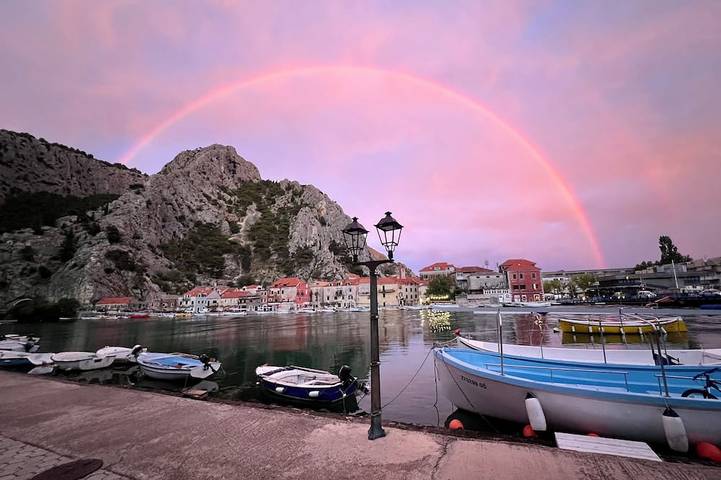 Ferienwohnung für 3 Personen, mit Terrasse und Garten in Omis