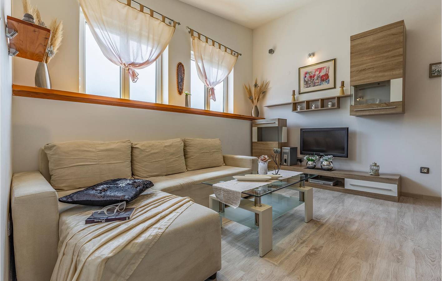 Charmantes Apartment mit Pool und Terrasse in der Nähe des Stadtzentrums von Sisan in Sisan, Südküste Istrien