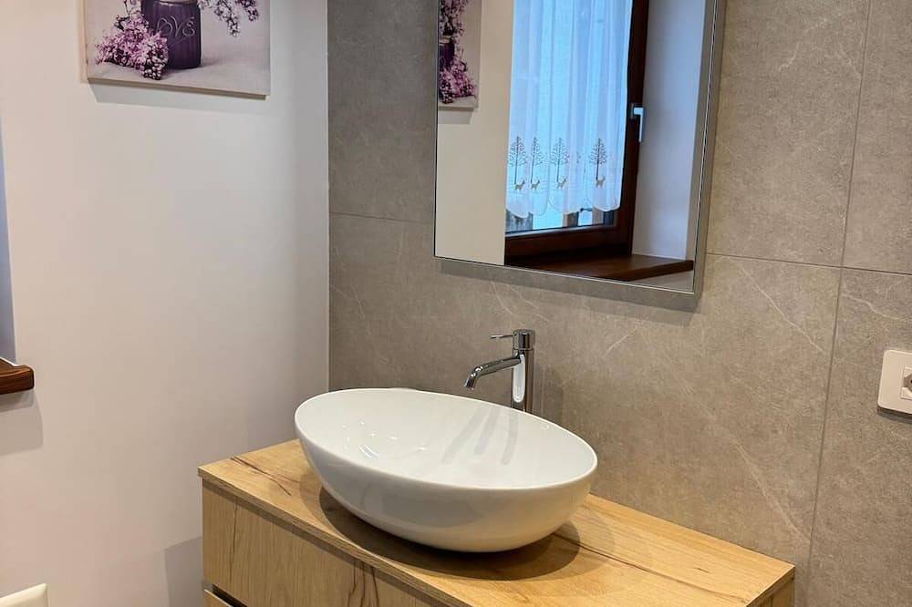 Ganze Wohnung, 60sqm apartment just 10 minutes walk from the sellaronda trail in Buchenstein, Dolomiti Superski